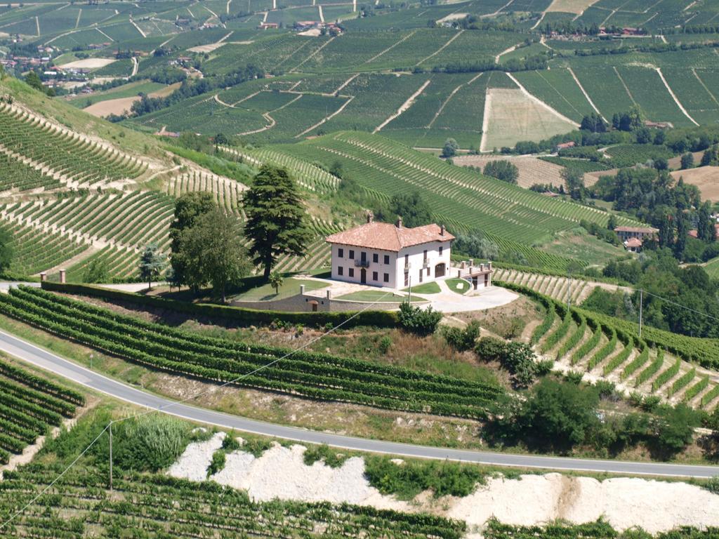 Villa Bricco Paglieri, Entire Villa Alba  Exterior photo